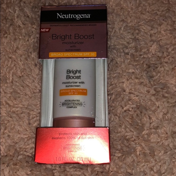 Neutrogena skincare set - Picture 5 of 5